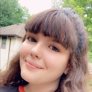 Meet your Posher, Mia